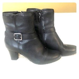 Clark’s Ankle boots size 8.5